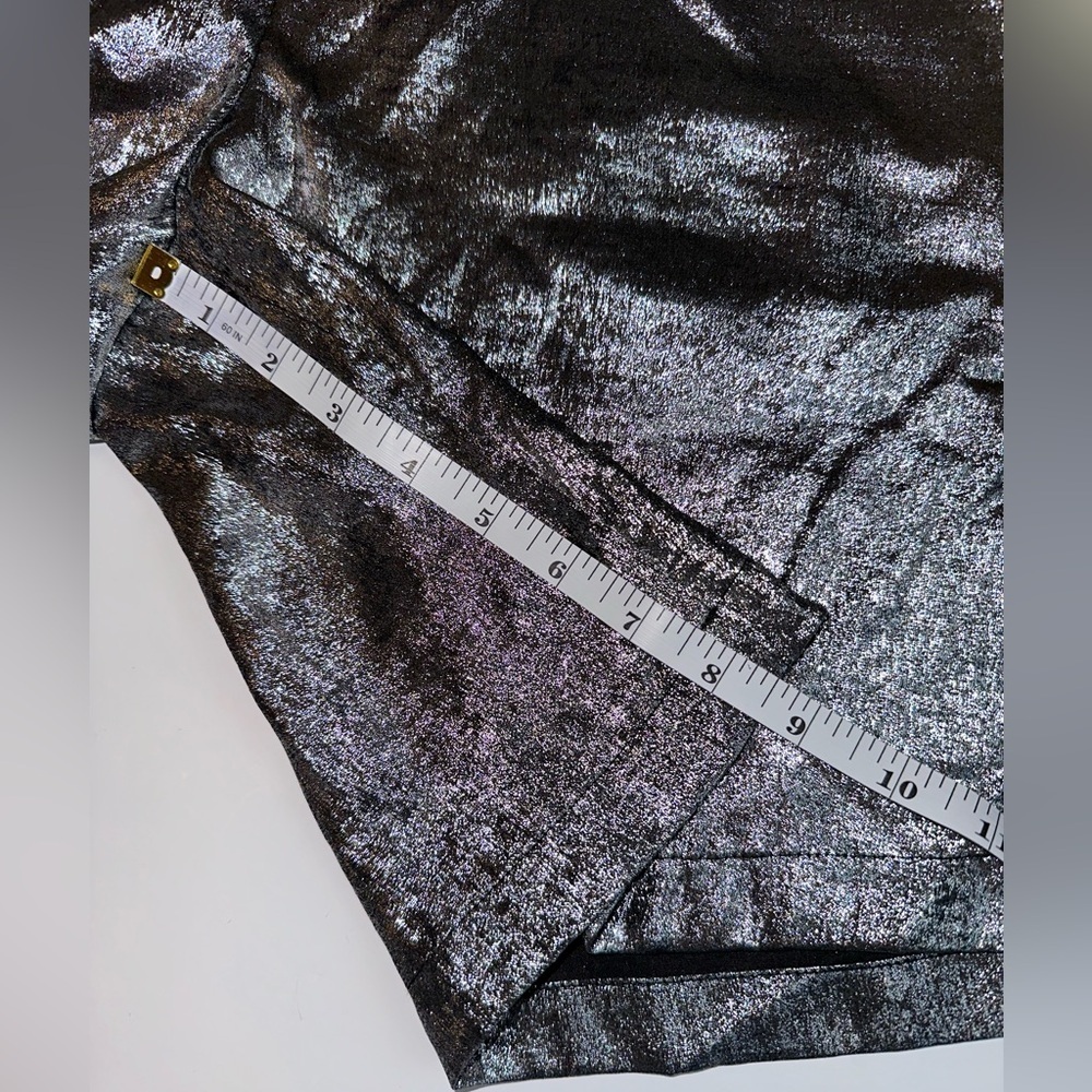 Future Collective Metallic Silver Shorts Women’s Alani Noelle Size M NWT - Picture 8 of 8